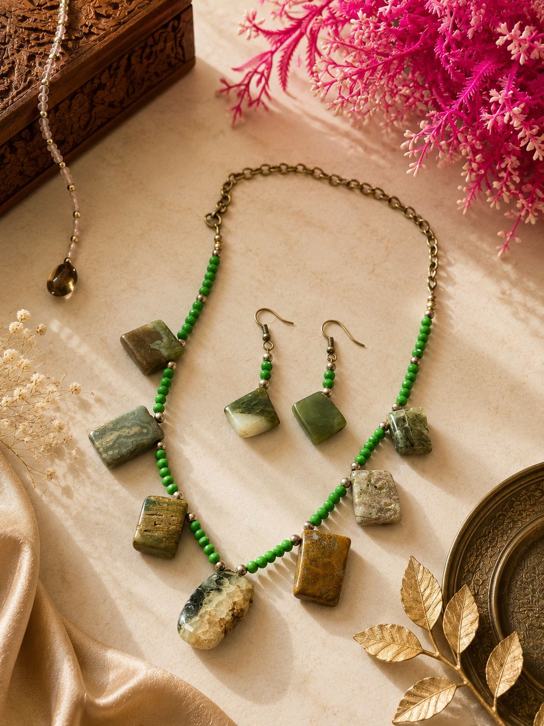 Green Forest Natural Stone Necklace Set