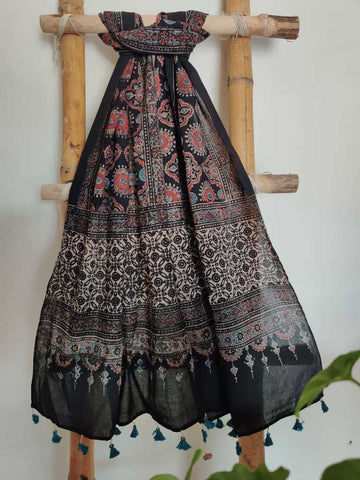 handcrafted ajrakh stoles online - desi weave