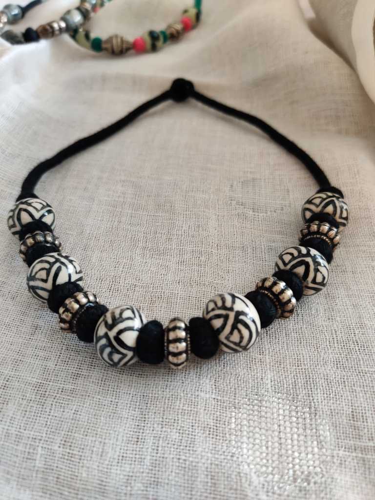 Kutch Hand Embroidered Fabric Necklace - Desi Weaves