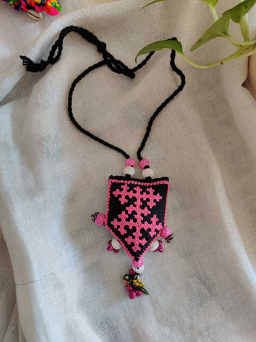Hand Embroidered Kutch Necklace - Desi Weaves