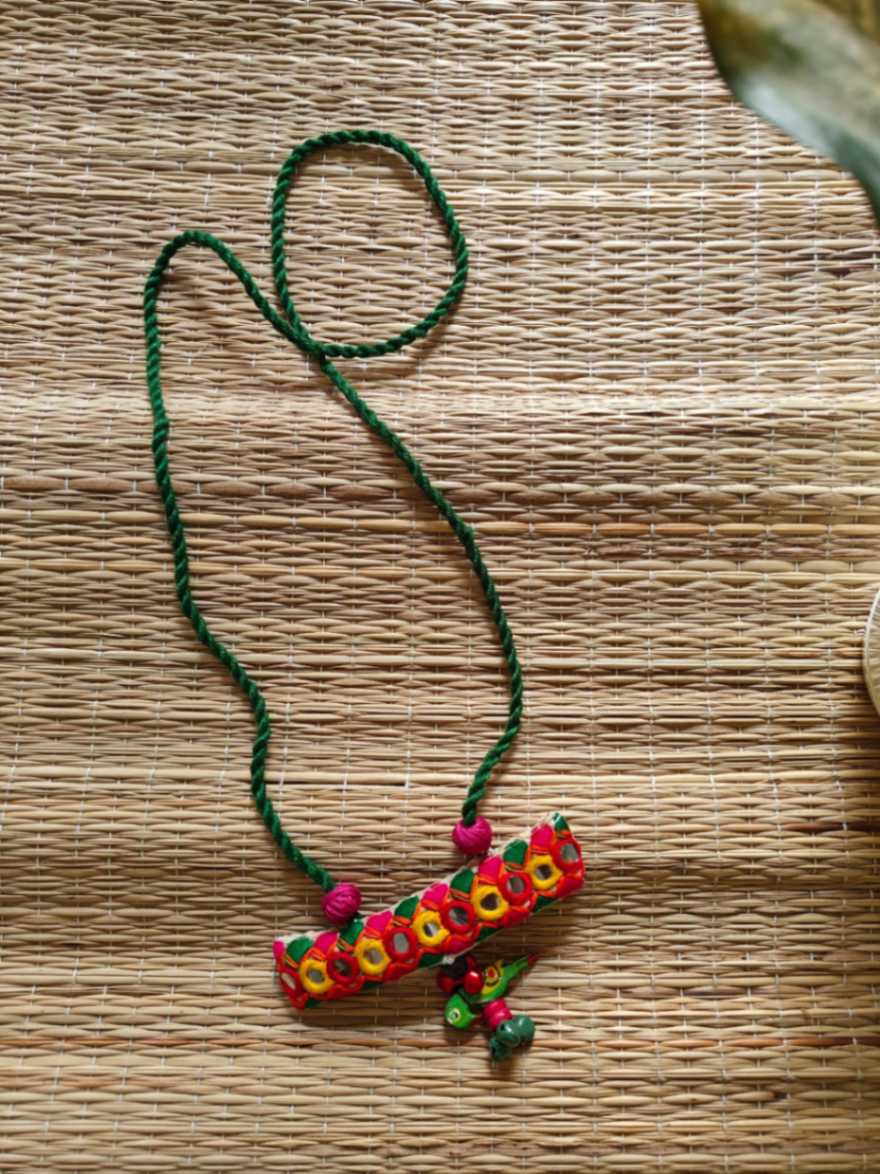 Colorful necklace with floral design