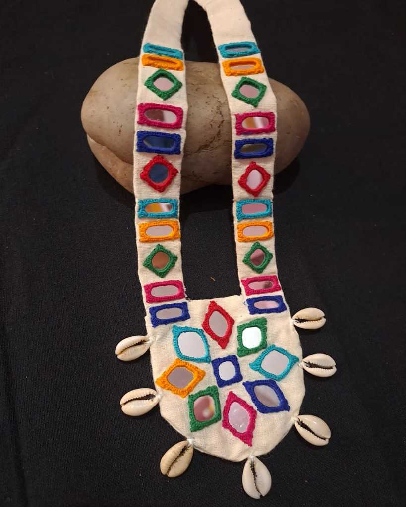 Cowry shell necklace - Desi Weaves