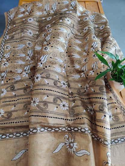 Kantha Tussar Silk Dupatta - Desi Weaves