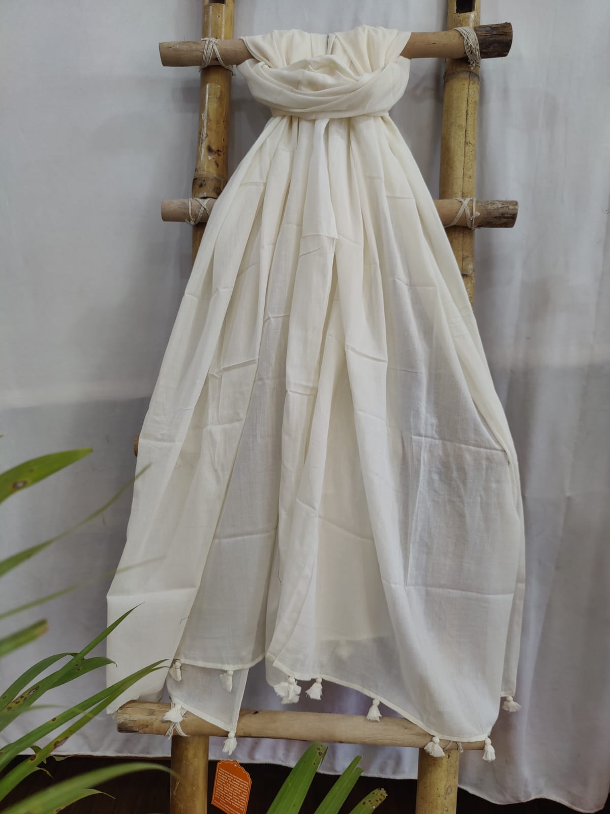 white mull cotton dupatta - Desi Weaves