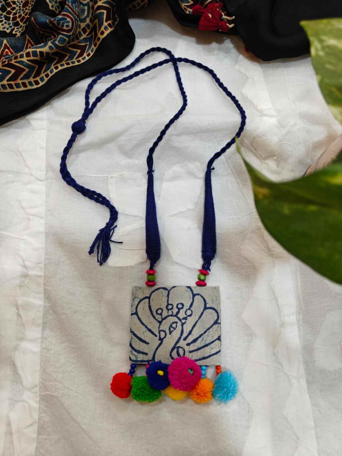 Hand Embroidered Kutch Necklace - Desi Weaves