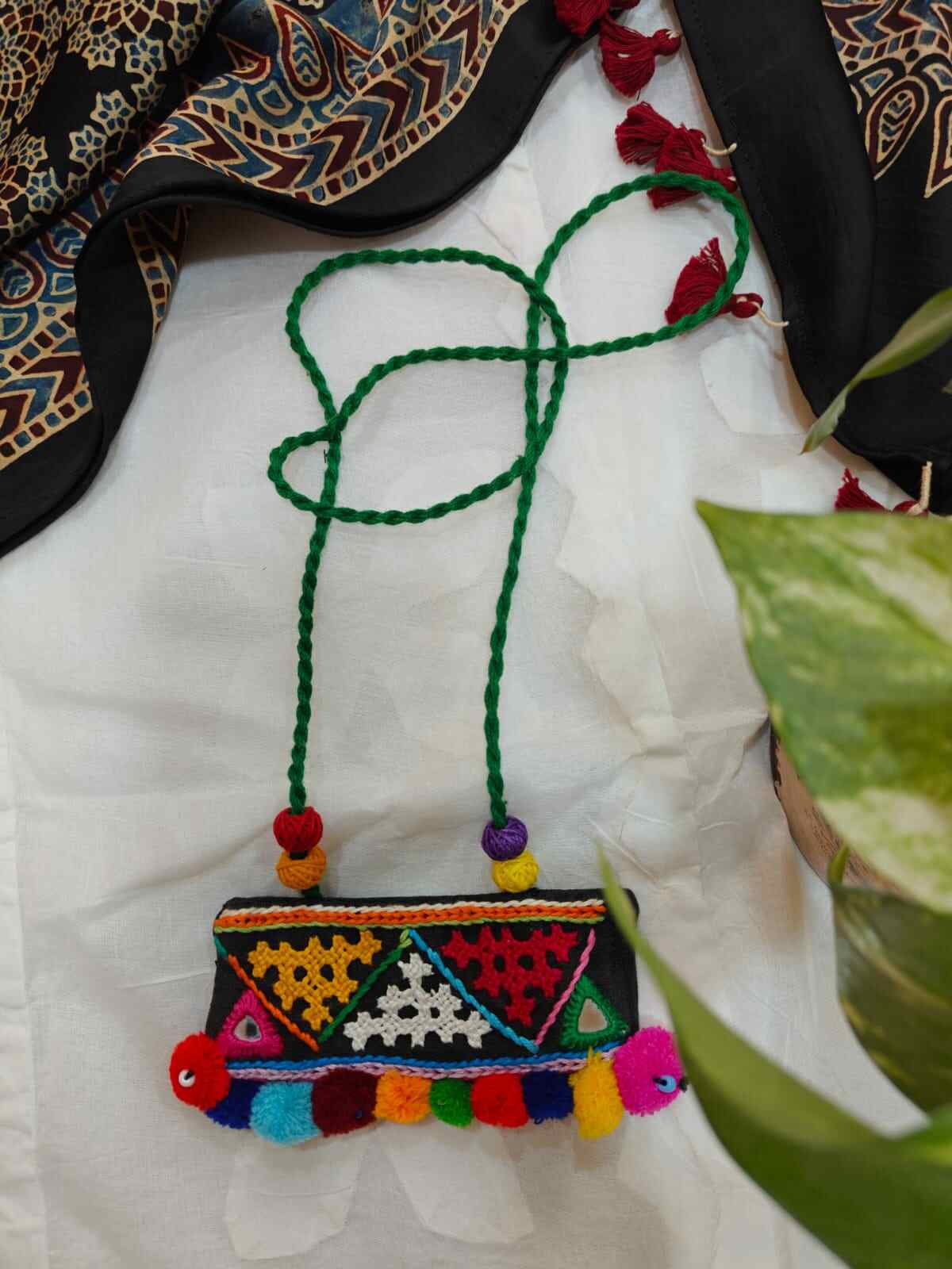 Hand Embroidered Kutch Necklace - Desi Weaves