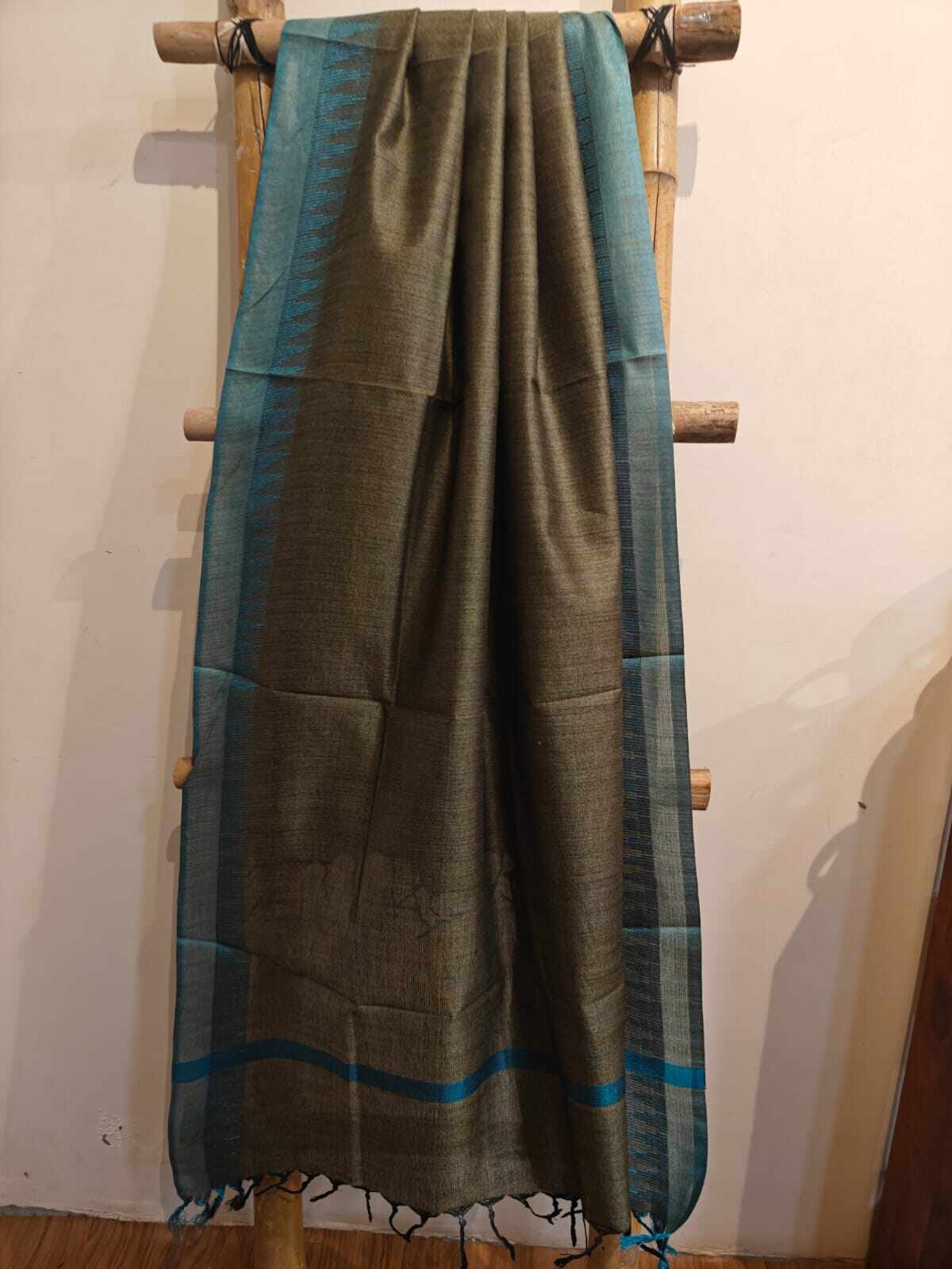 Khadi dupatta online - Desi Weaves