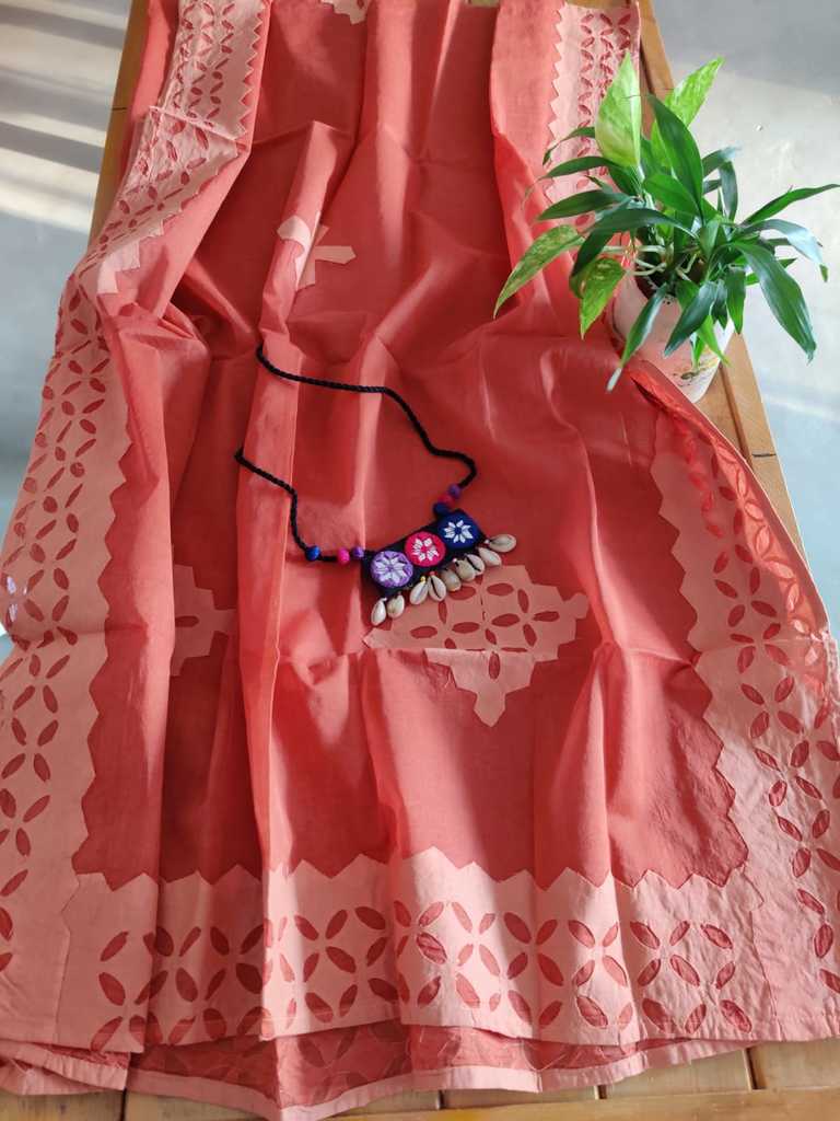 applique dupatta online - Desi Weaves