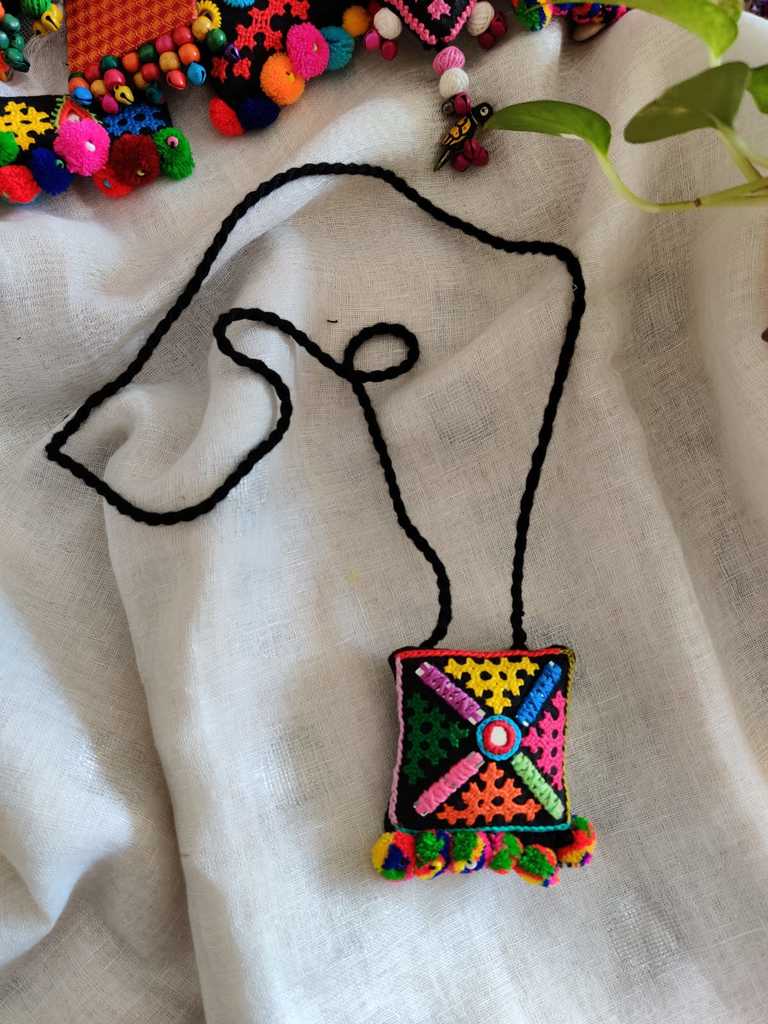 Hand Embroidered Kutch Necklace - Desi Weaves