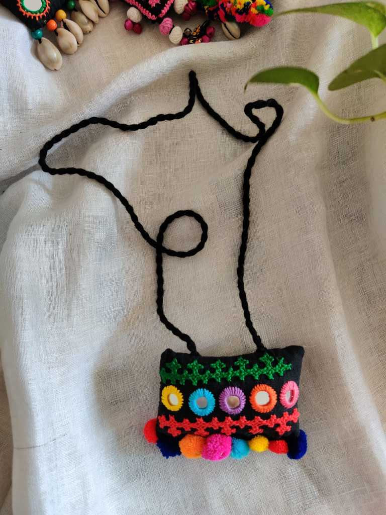 Hand Embroidered Kutch Necklace - Desi Weaves