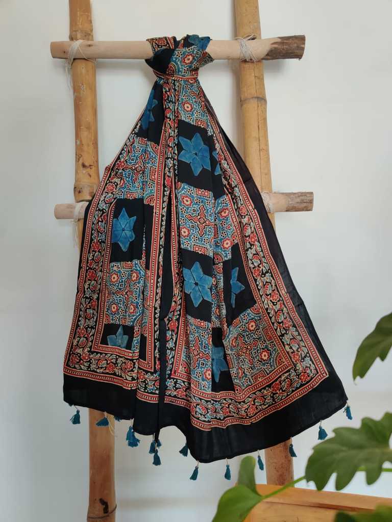 Blues handmade Chanderi stoles - desi weaves