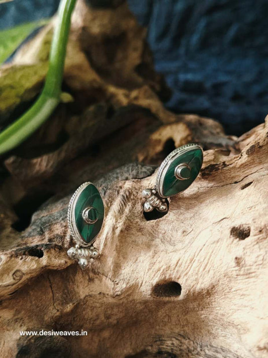 Pair of green and silver earrings 