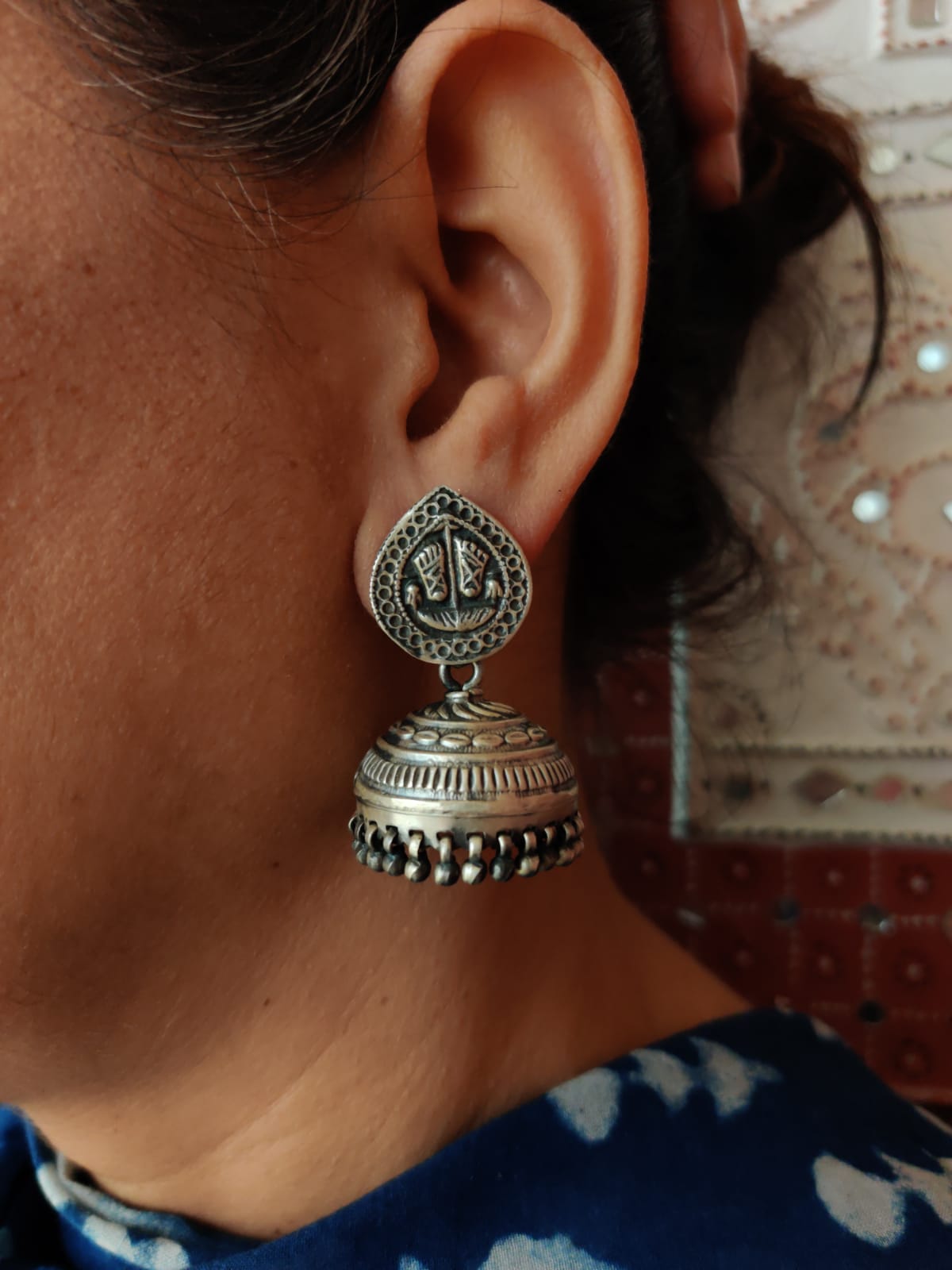 Bageecha handcrafted pure silver jhumka - Desi Weaves