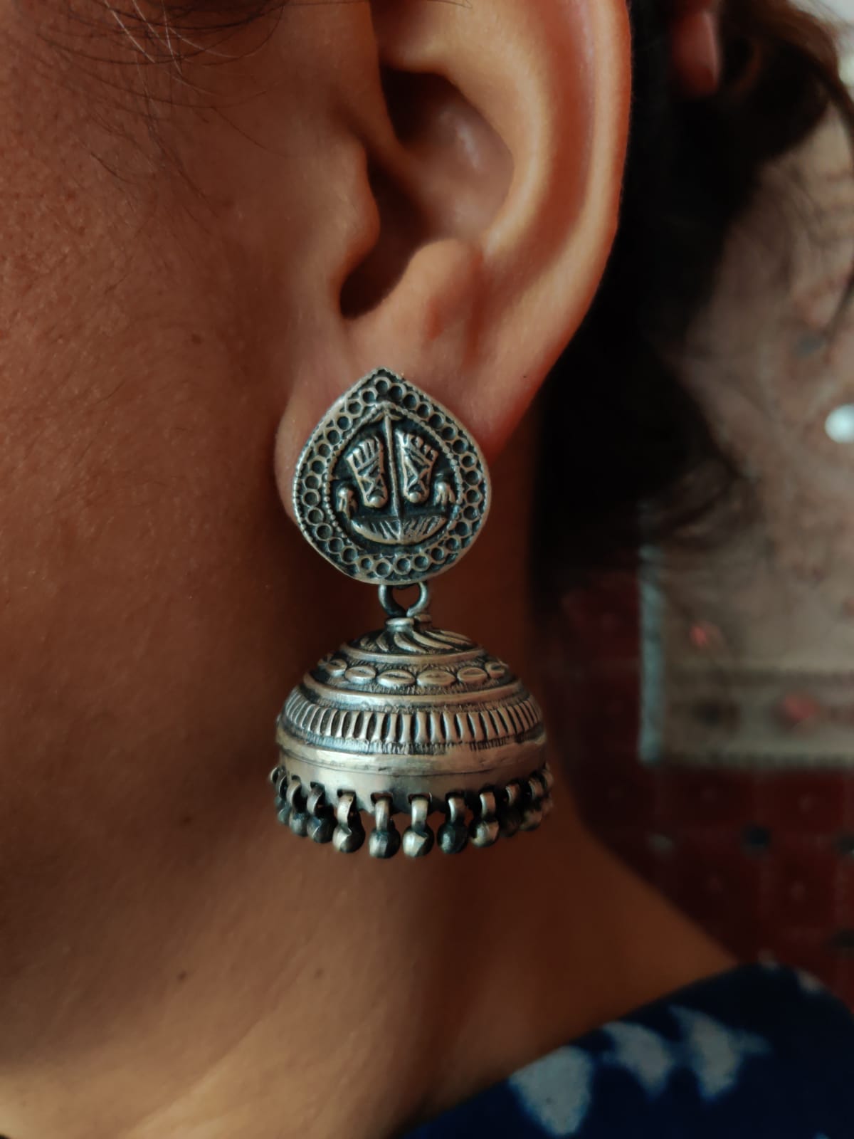 Bageecha handcrafted pure silver jhumka - Desi Weaves