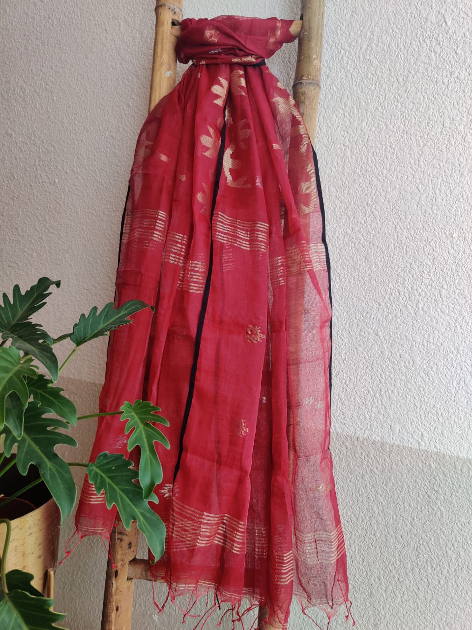 Khadi Cotton Jamdani  Dupatta - Desi Weaves