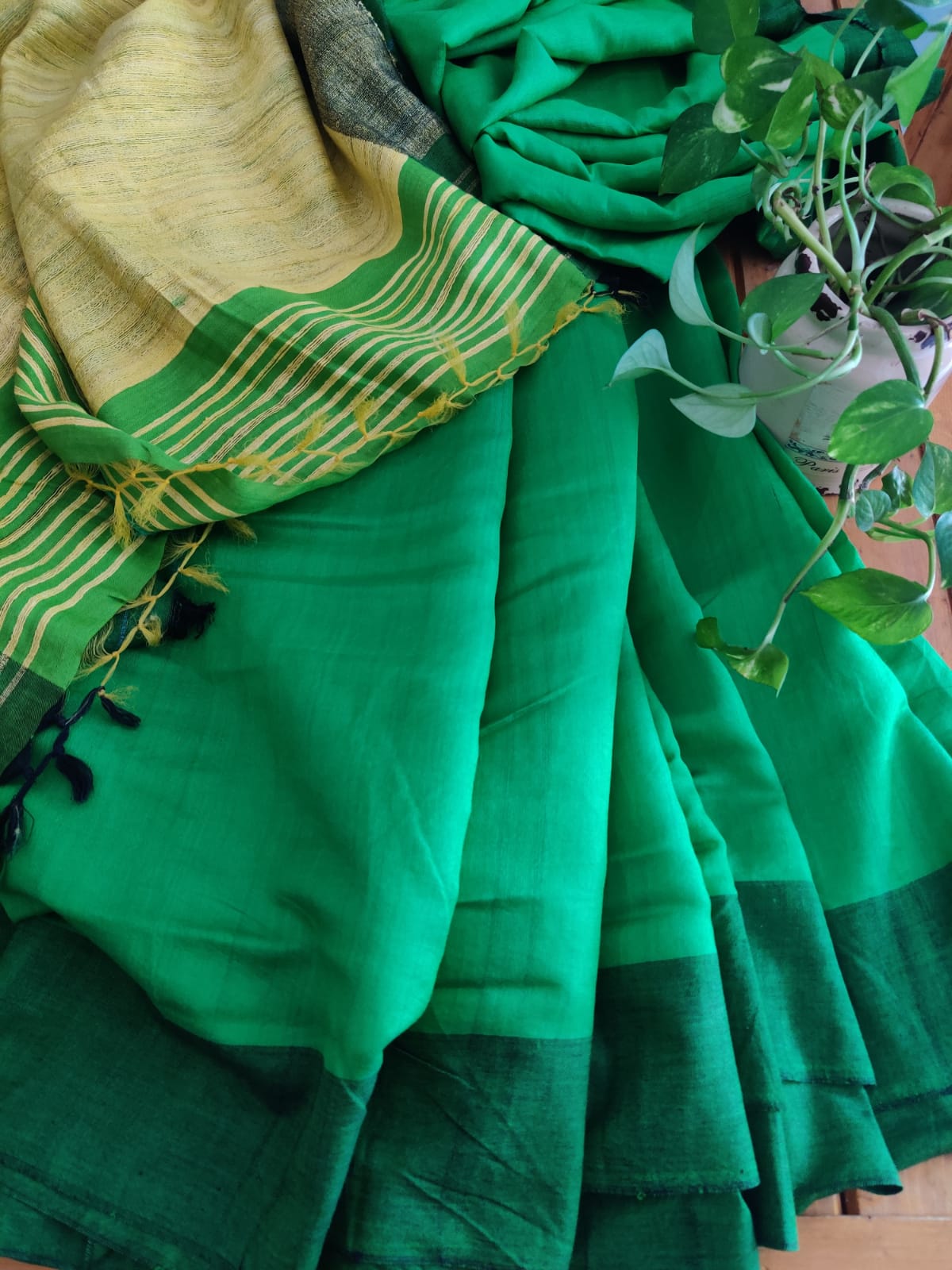 Green Handloom Tussar Staple  Silk Saree - Desi Weave