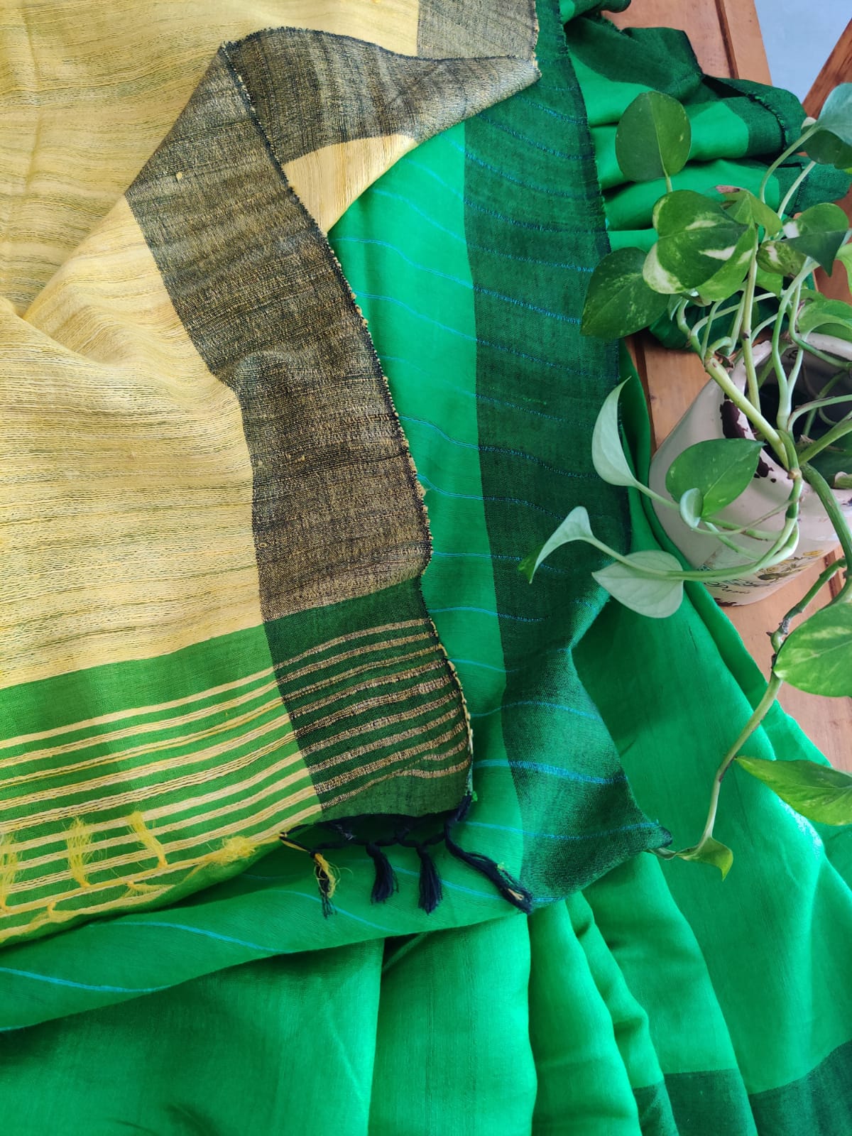 Green Handloom Tussar Staple  Silk Saree - Desi Weave